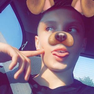 Meet your Posher, Levi